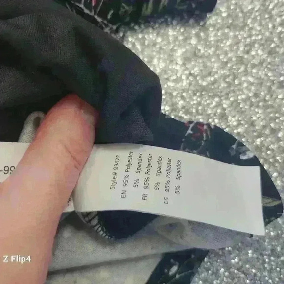 Revamped off the shoulder floral crop top - Picture 3 of 4